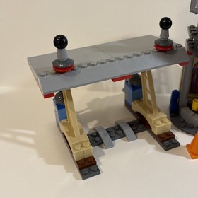 LEGO Cars: Flo's V8 Cafe (8487) 100% complete with instructions  No Box *READ*