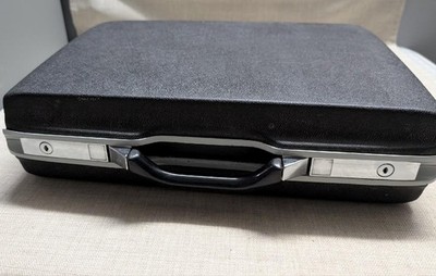 vintage SAMSONITE hard shell BRIEFCASE black 18x14x5 suitcase CARRY-ON black