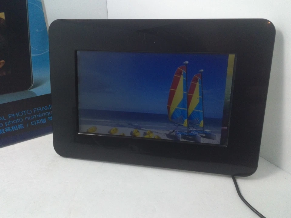 Samsung SPF-71ES Digital Photo Frame 7" inch Wide Black 1GB OF built in memory - Image 3 of 4