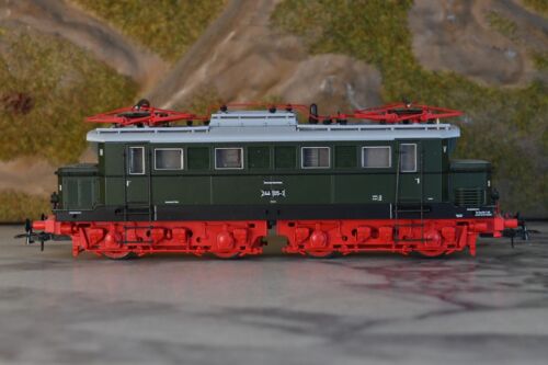 Roco H0 Br. 244 105-3 Electric Locomotive of the DR - DIGITAL - Picture 1 of 6