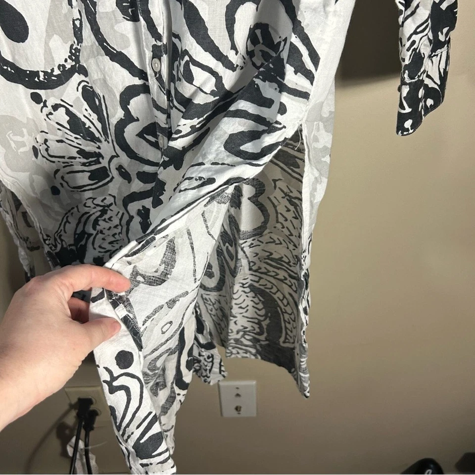 Chico’s Linen Cotton black White Gray Paisley Tunic Button Front Top Size 12/14P - Image 3 of 4