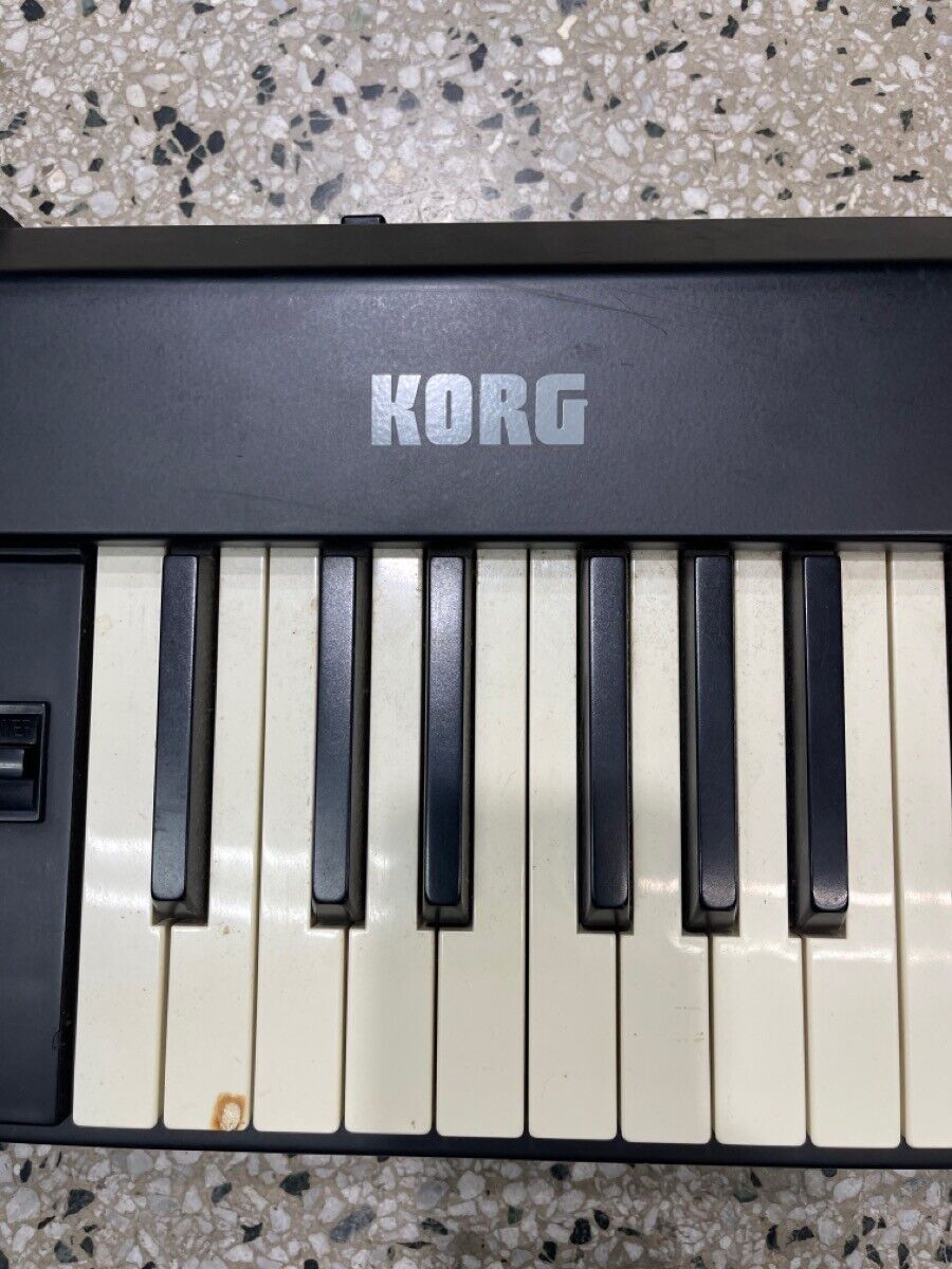 KORG SP-100 88 WEIGHTED KEYBOARD**LOCAL PICKUP ONLY, BATON KORG SP-100 88 WEIGHTED KEYBOARD**LOCAL PICKUP ONLY, BATON