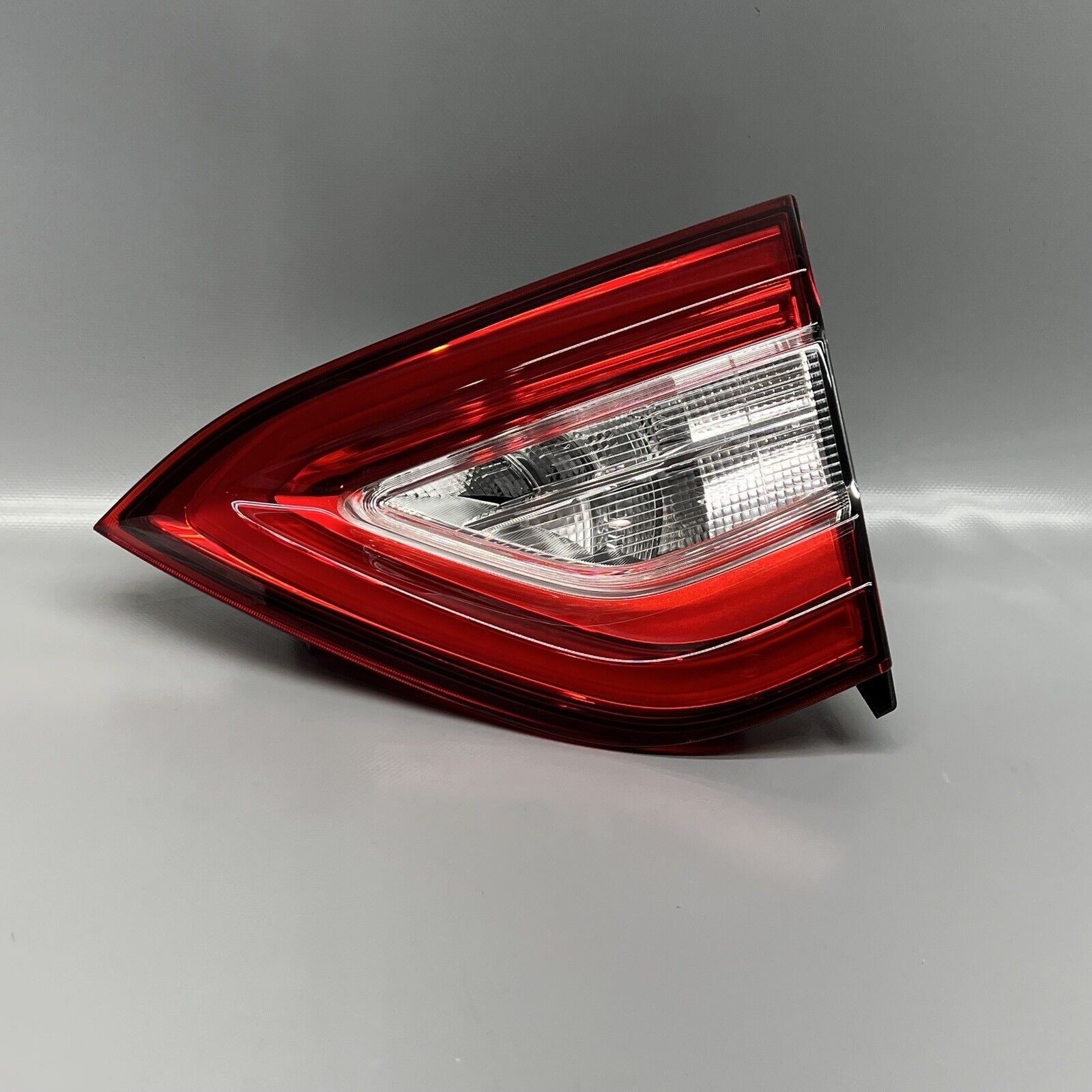 MASERATI LEVANTE INNER TAIL LIGHT RIGHT SIDE 2017 18 19 20 21 2022 OEM CCC150001