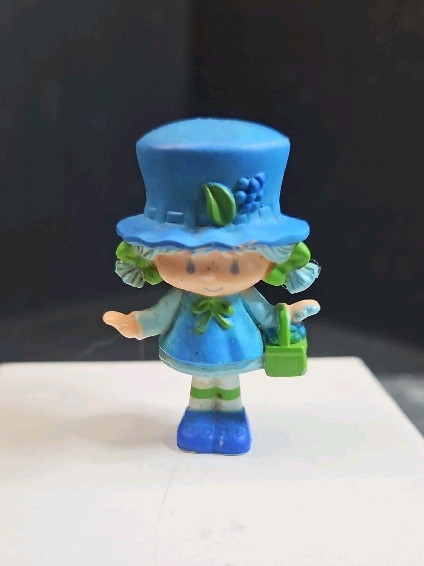Strawberry Shortcake Strawberryland Miniatures Blueberry Muffin Berry Basket PVC