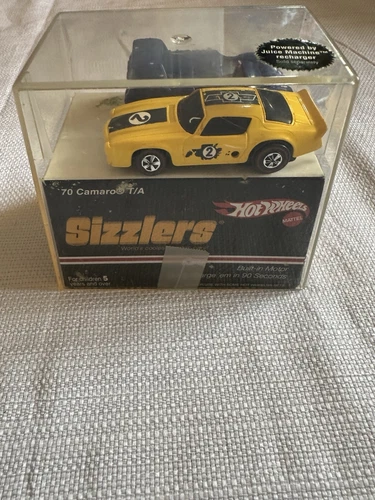 HOT WHEELS VINTAGE 1969 SIZZLERS REDLINE 2 Cars With Box And Case Read Below