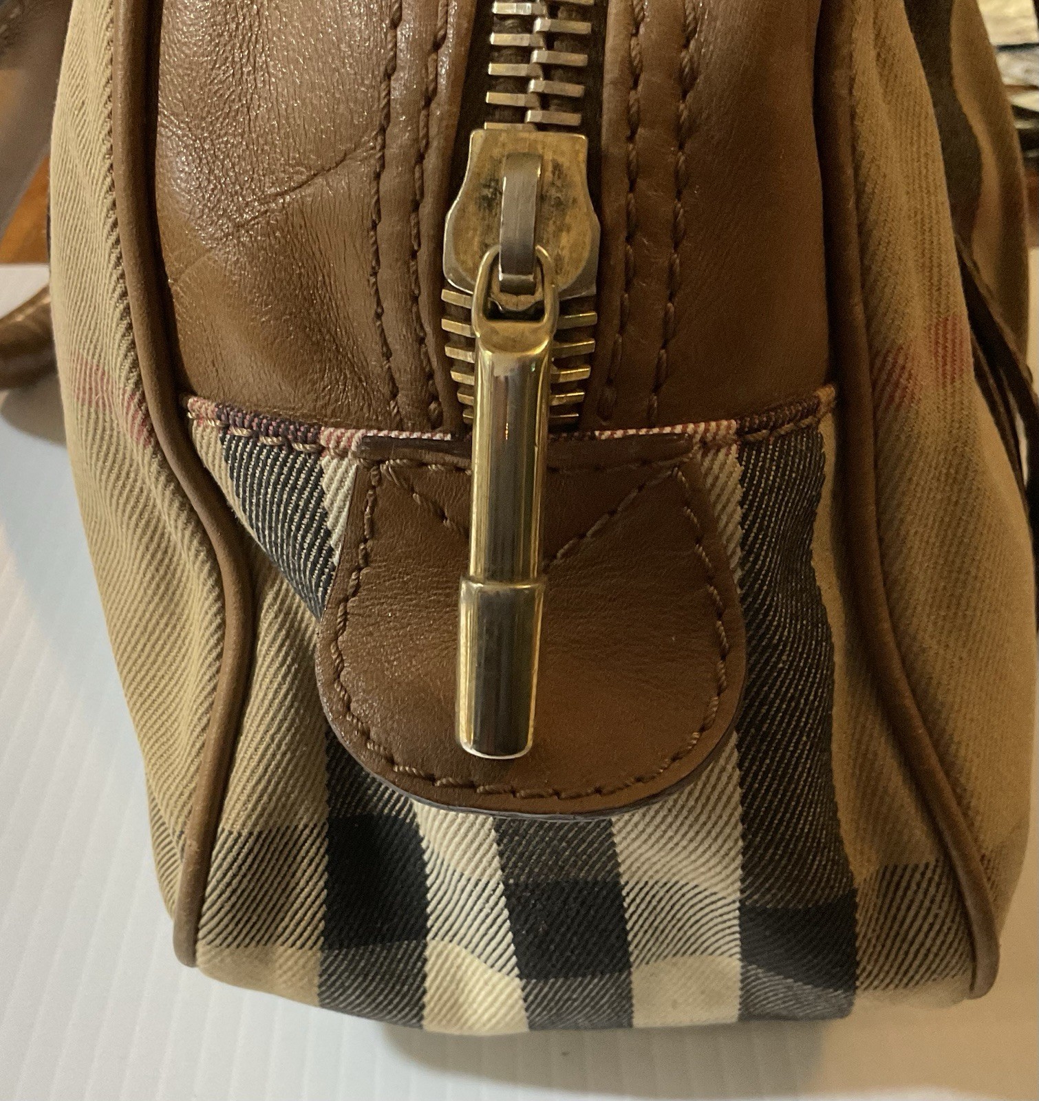 Burberry Brown & Beige House Check Fabric & Leather Ashbury Knight Handbag Italy thumbnail 11