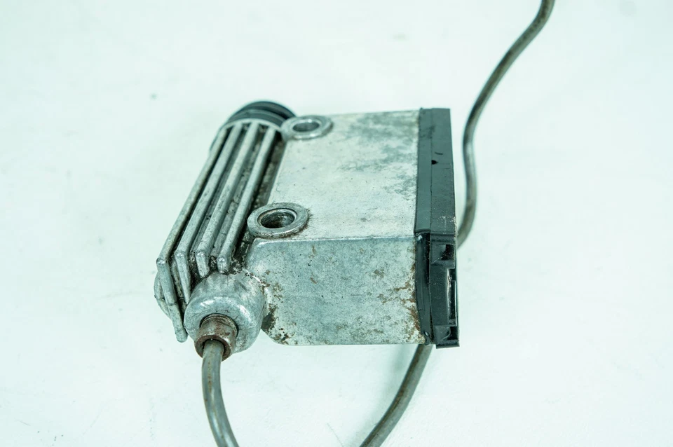 Harley Electra Glide Touring 1980 OEM freno trasero cilindro maestro depósito 1353 Foto 4 de 4