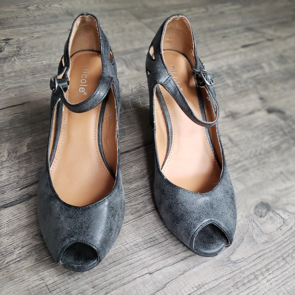 Cuñas grises Nicole Alana Peep Toe para mujer talla 7M Foto 2 de 4