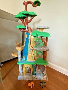 lion king training lair playset