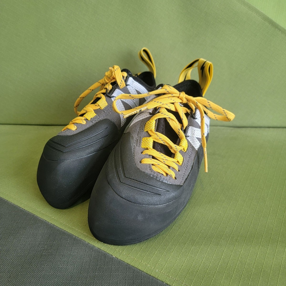 Evolv Shaman Lace Climbing Shoes Used