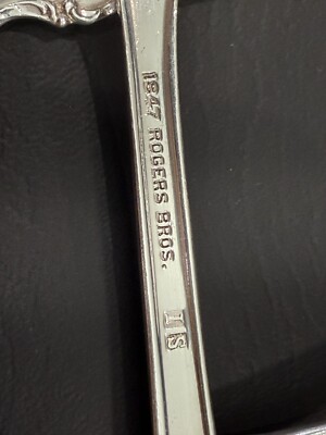 1847 Rogers Bros. IS Reflection Silverware 45 Pieces & Wood Chest