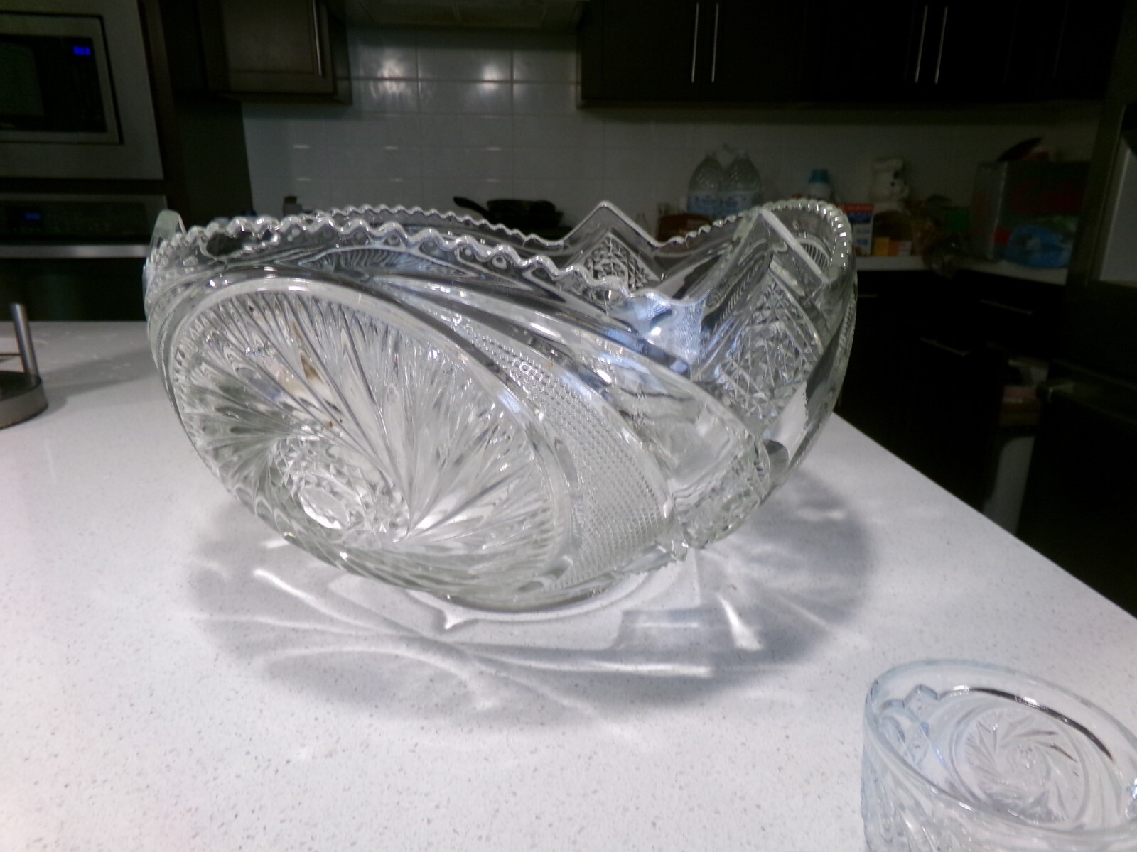 SMITH GLASS AZTEC PUNCH BOWL WITH 22 CUPS