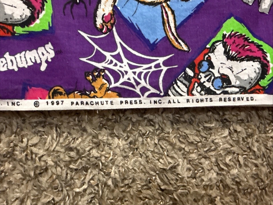 Tela artesanal vintage años 90 RL piel de gallina 4 yardas (144”x44”) monstruos de terror Foto 2 de 4