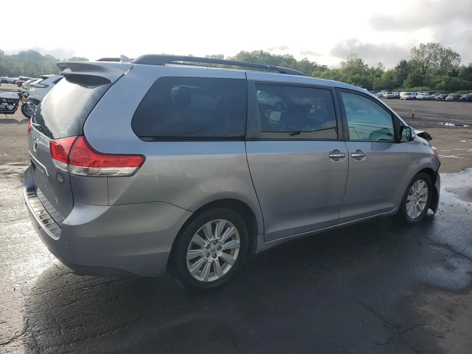 Used Front Left Door Assembly Front fits: 2013 Toyota Sienna electric windows Fr - Image 3 of 4