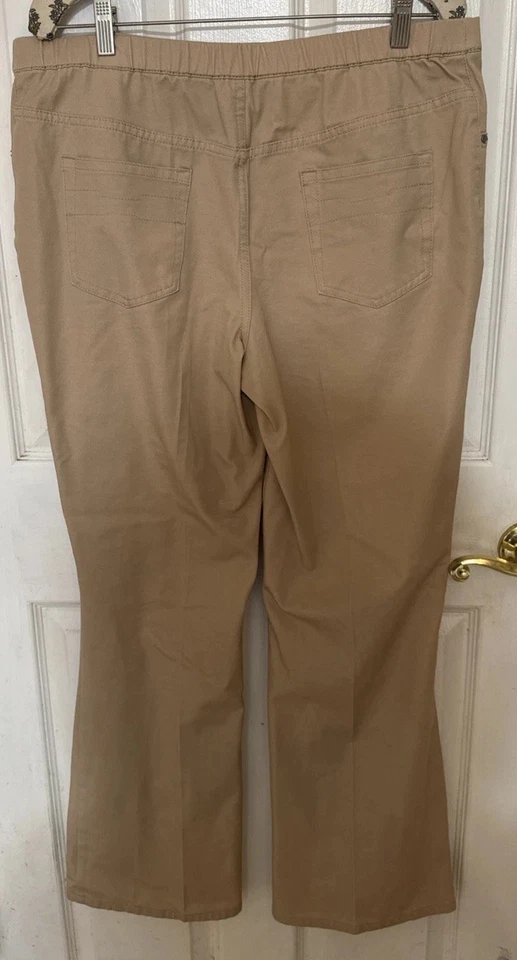 Pantalones H by Halston Studio elásticos de pierna recta-arena-14 Foto 3 de 4