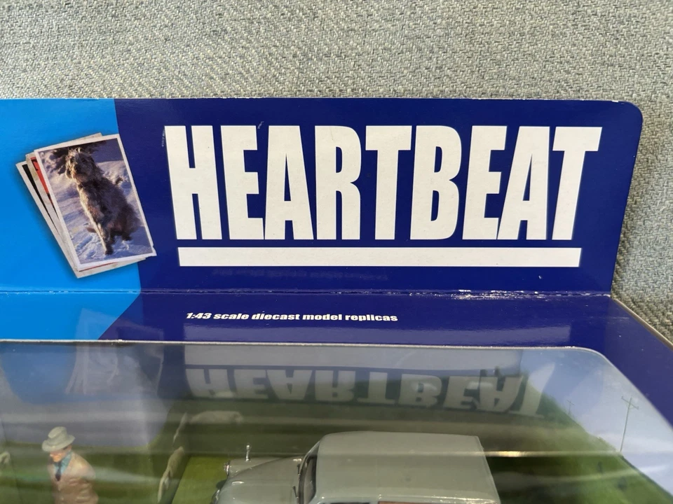 NEW Heartbeat Corgi Morris Minor Traveller & Oscar Blaketon Figure Boxed - Image 3 of 4