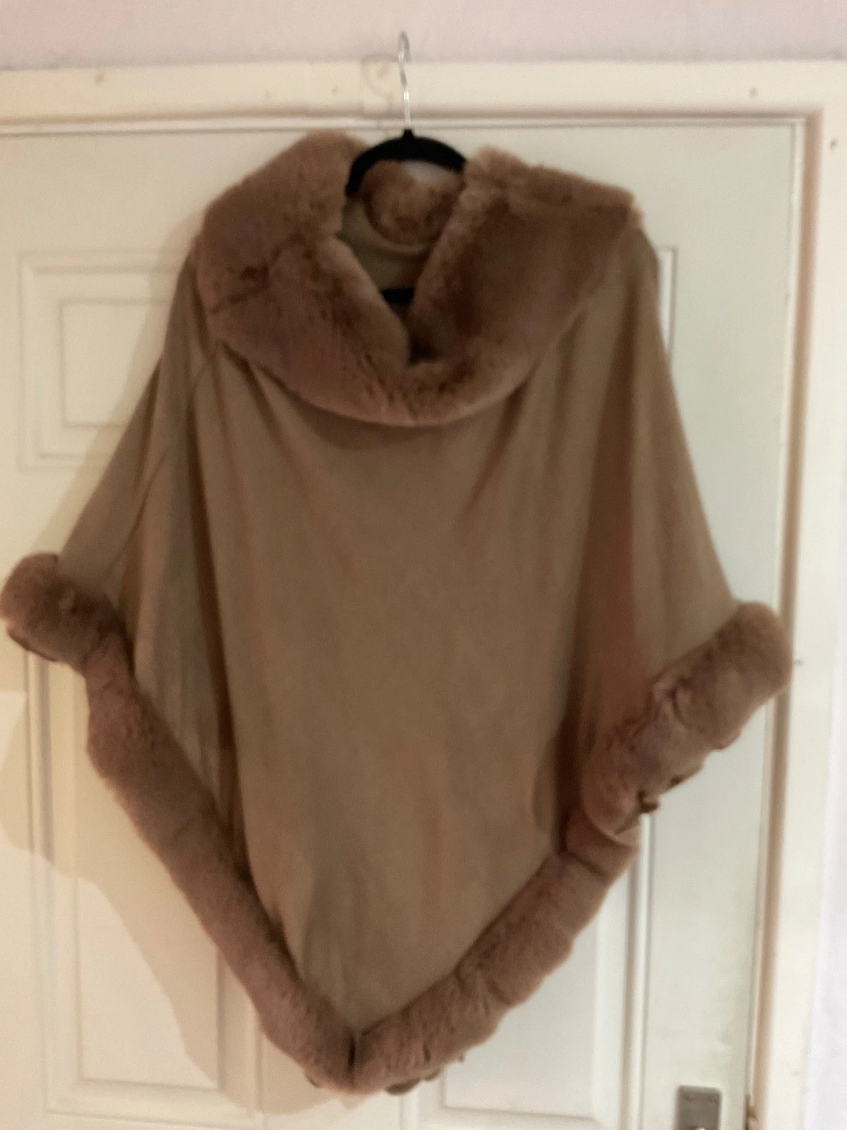 New Jayley Made in Italy Lagenlook Mocha Faux Fur Wool Knit Poncho-One Size BNWT