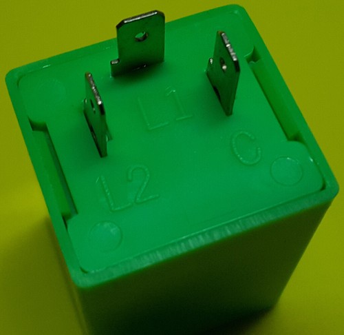 Relais (centrale clignotant) 6V 10-25W / AC-DC / 2 plots universel