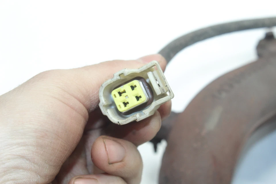 Dodge Grand Caravan SXT 2008-2010 3,8 L V6 OEM colector de escape derecho 4666084AC Foto 3 de 4