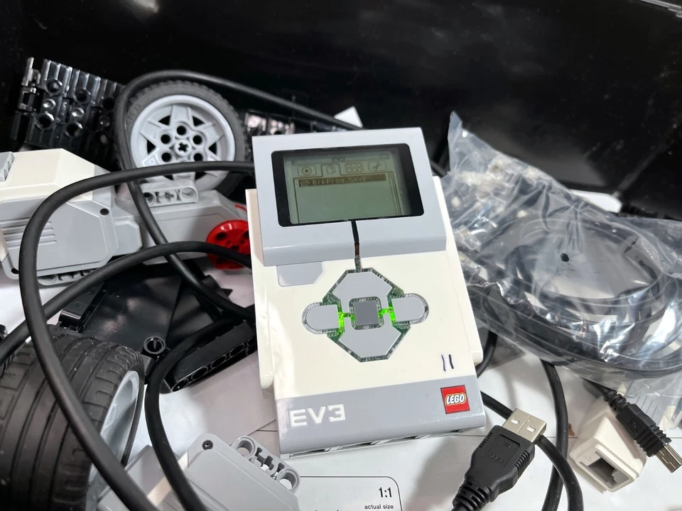 Lego Mindstorms: Education EV3 Core Set 45544. Build robots. no charger LOT B - Image 4 of 4