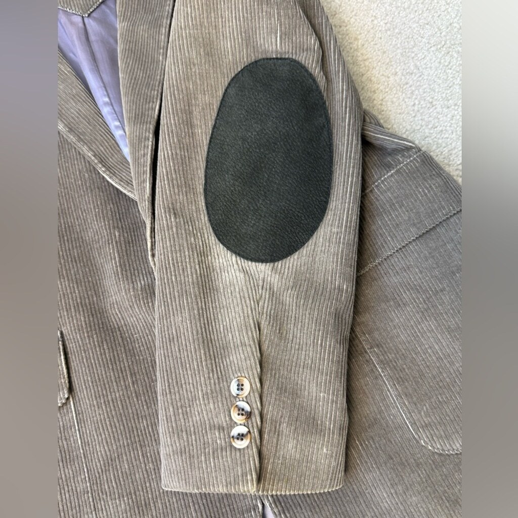 Picture 4 of 12