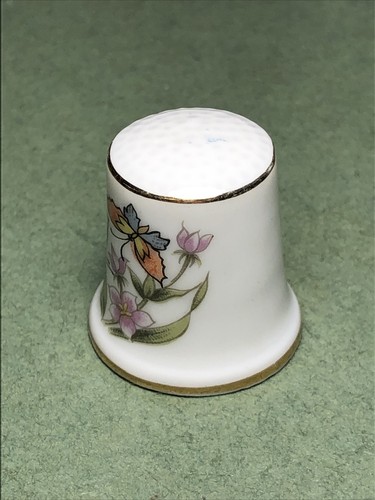 Vintage Thimble | Porcelain | Unbranded | Butterfly Pattern | Japan - Picture 2 of 7