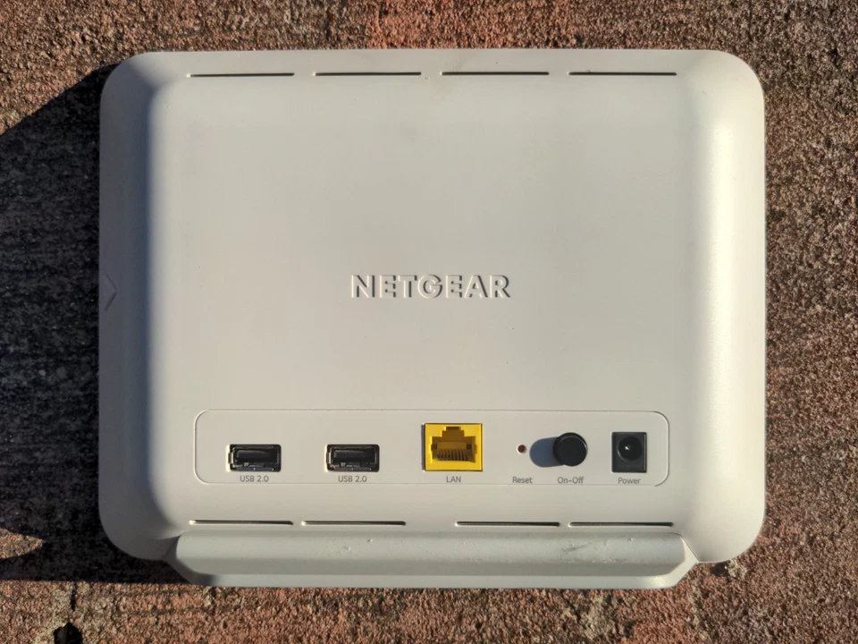 NETGEAR Arlo VMB3000 BASE Station + 2x Wireless Security Cameras - Image 3 of 4