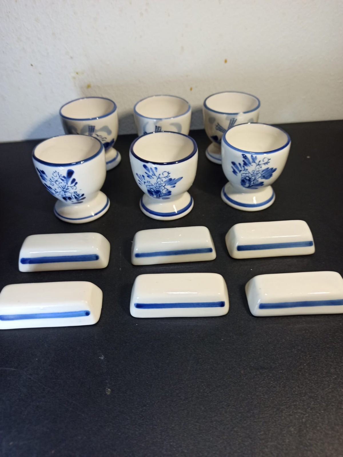 Service coquetiers et portes-couteaux Auvergne en porcelaine fine de tradition