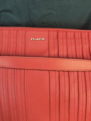 COACH Madison Pintuck Hobo Leather Shoulder Bag Red 27881 Dust Bag 15"X3"X14" - Picture 3 of 13