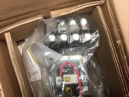 NEW- SQUARE D 8903 LX040 V02 SER B Mechanically Held Lighting Contactor - (DC2) - Picture 4 of 6