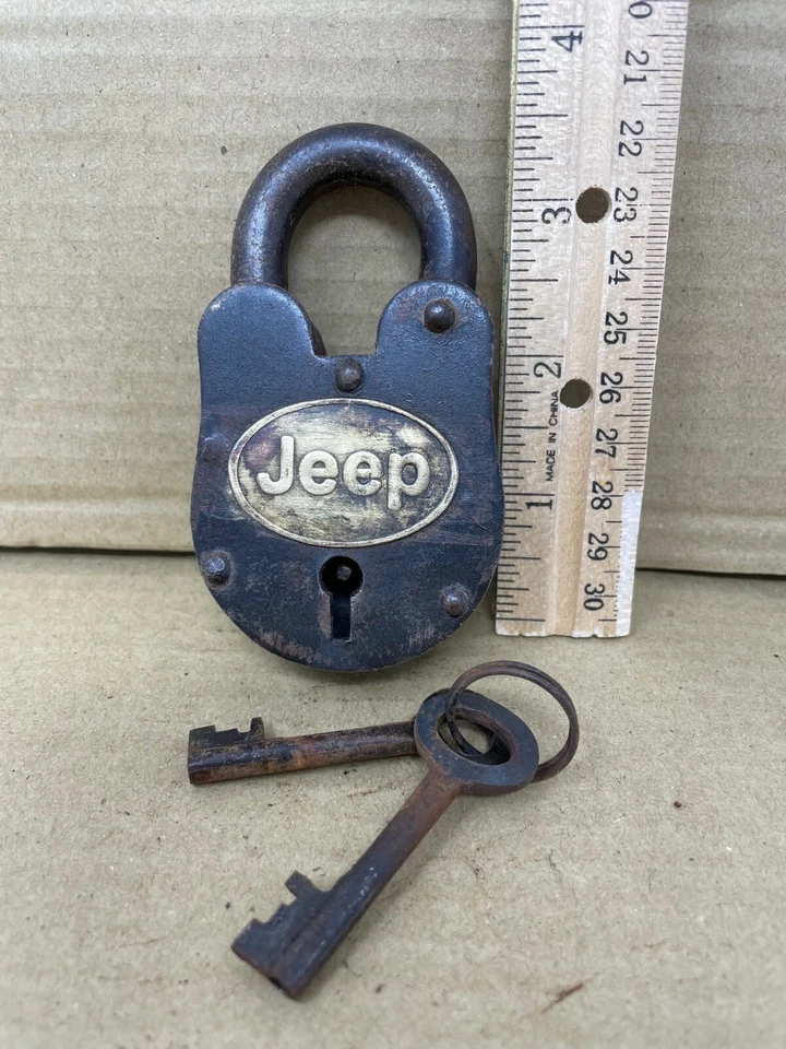 Candado con etiqueta Jeep de hierro fundido, acabado antiguo con 2 llaves realmente funciona Foto 2 de 4