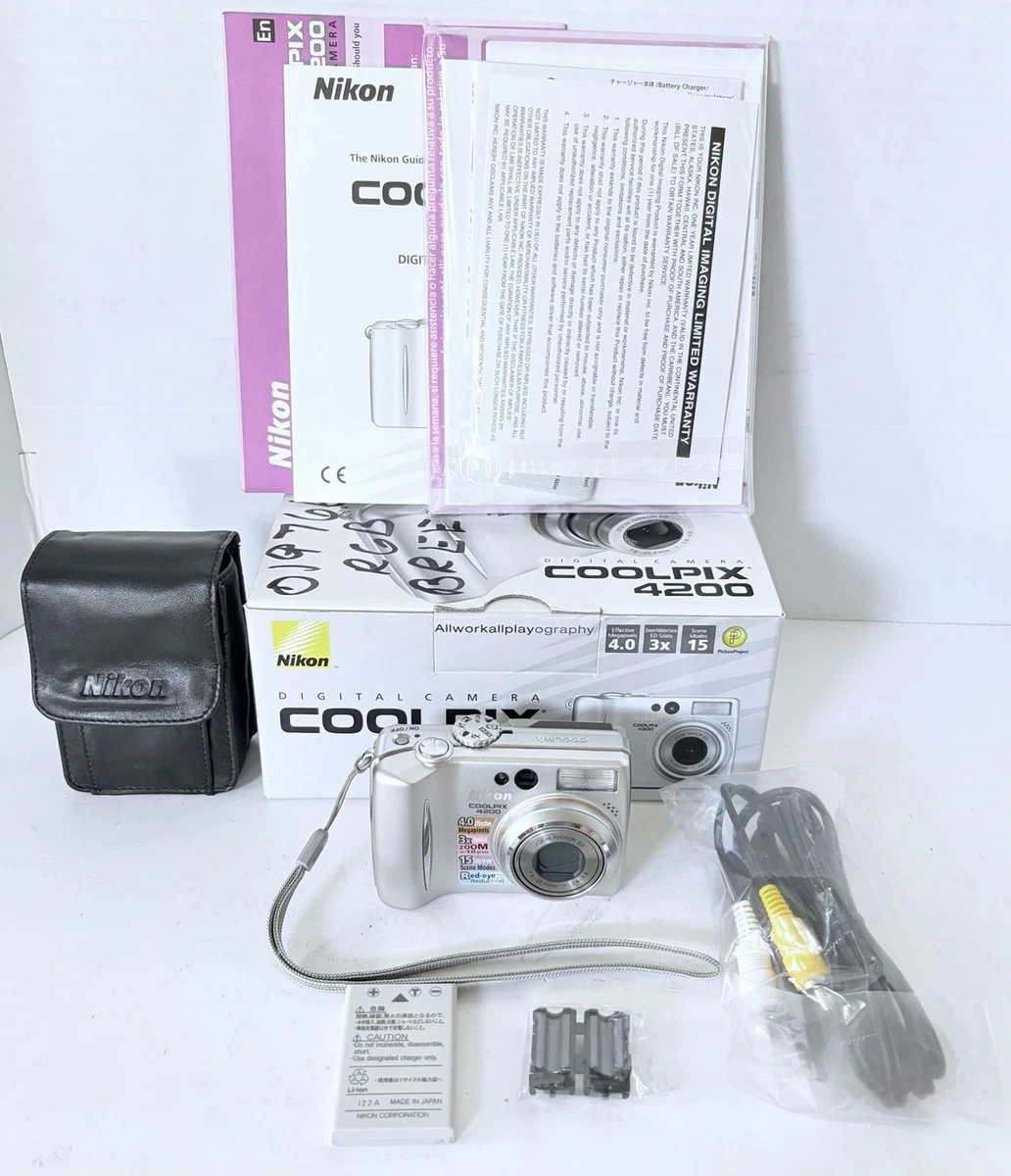 【G2345】 Nikon COOLPIX E4200 ニコン クールピクス G2345】 Nikon COOLPIX E4200 充電器付属 シルバー ニコン