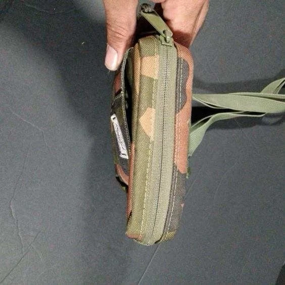 Herschel Mini 5”Crossbody Nylon  Crosshatch Dual Zip Front Pouch Strap Camo - Image 3 of 4