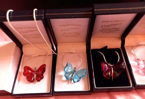 CIONDOLO LALIQUE FARFALLA BLU FUCSIA, ROSA, TRASPARENTE E CRISTALLO - ECCEZIONALE - Foto 8 di 9