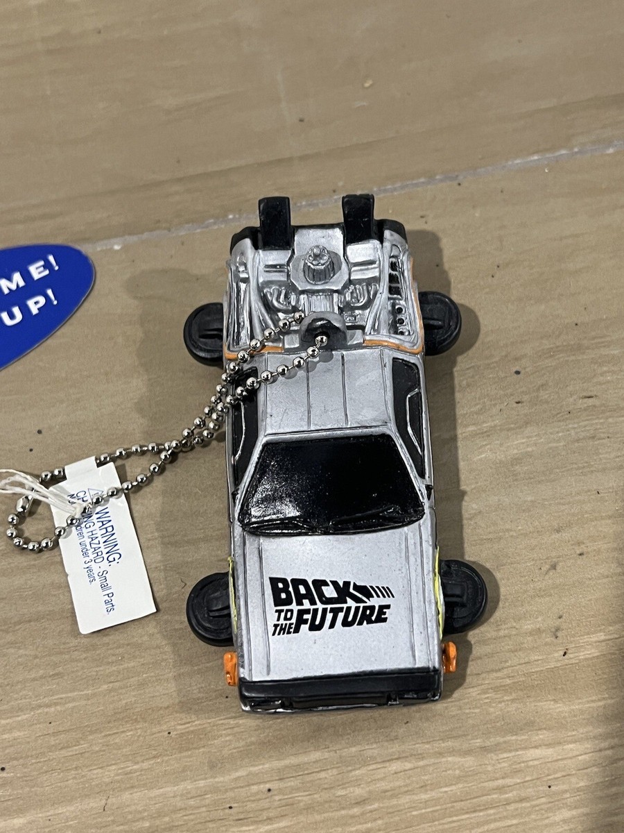 BACK TO THE FUTURE DELOREAN Vintage Keychain UNIVERSAL STUDIOS