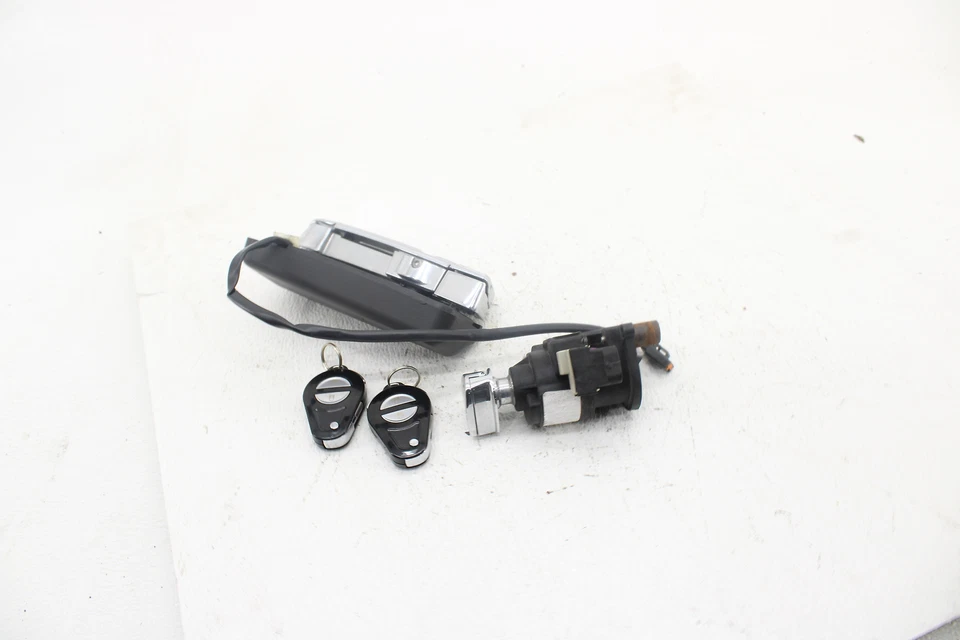 2016-2017 Harley Davidson Road Glide CVO Lockset - Image 2 of 4