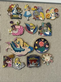 Disney Pin Alice In Wonderland Lot