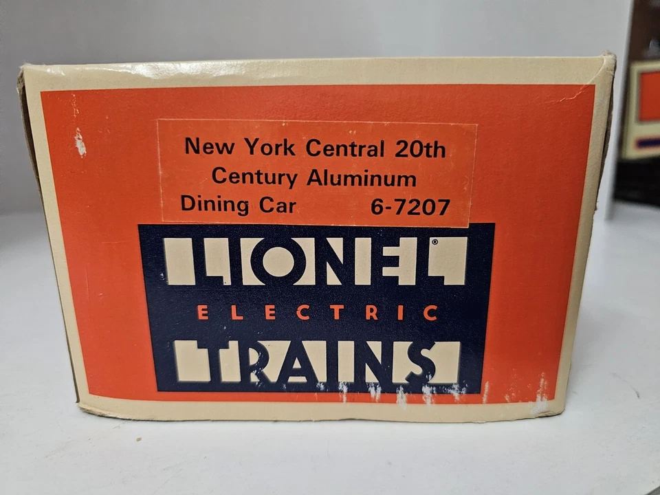 1983 Lionel 6-7207 O New York Central 20th Century Aluminum Dining Car, Lighted - Image 2 of 4