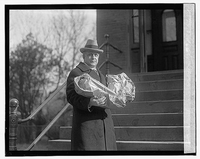 Photo:Secty. Davis, 12/21/22
