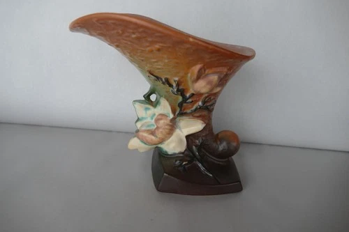 antique Roseville pottery brown Magnolia cornucopia vase 184 - 6