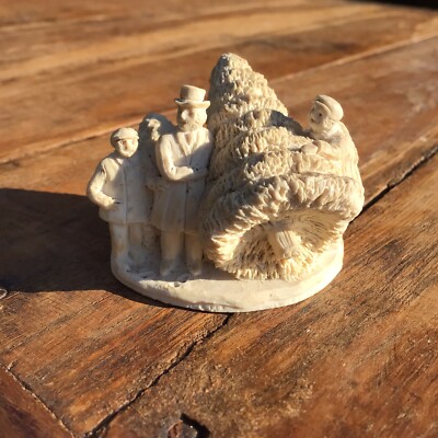 Vintage traditionelle Familie bekommt Weihnachtsbäume Figur entworfen Janet King