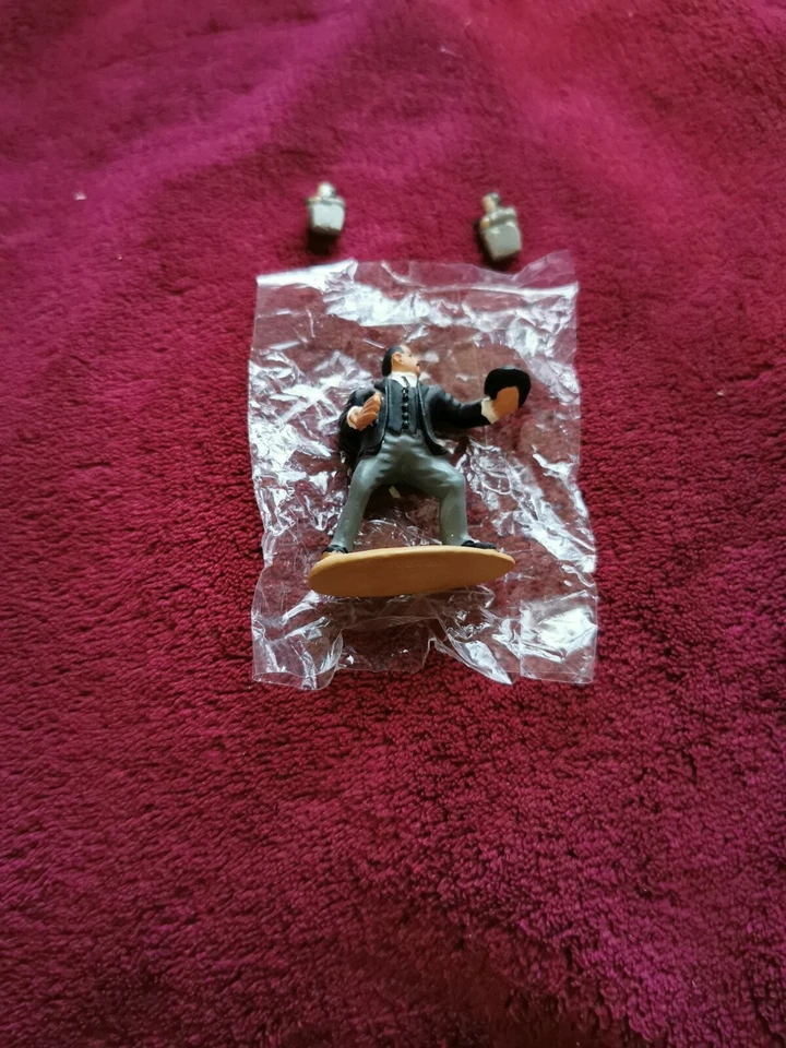 CORGI 007 James Bond 04201 ORO ASTON MARTIN Db5 & Oddjob Figure Set - Immagine 3 di 4