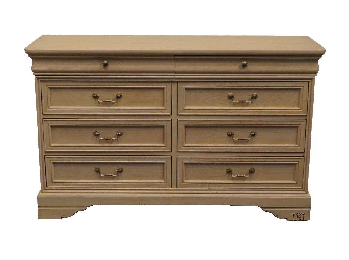 Lexington Oak Dressers & Chests of Drawers