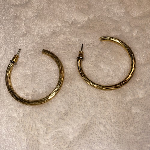 Vintage Gold Tone Costume Hoop Earrings 1 3/8” 32mm - Picture 4 of 4