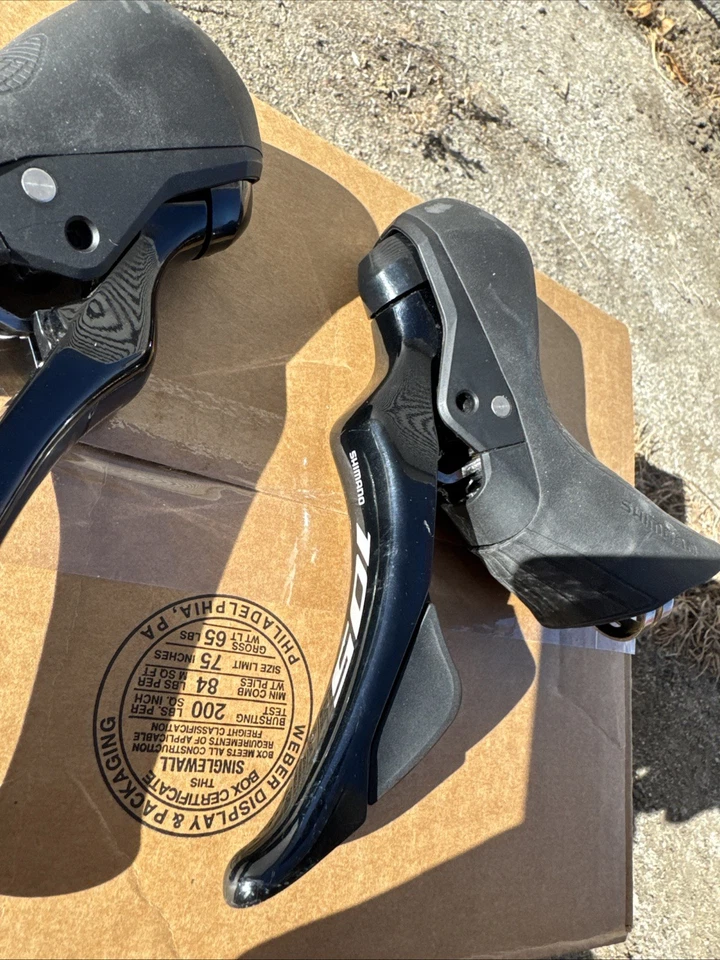 Shimano 105 12 Speed Mechanical Shifter Set Hydraulic Brake - Image 3 of 4