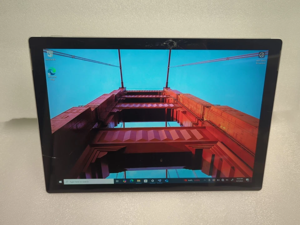 Microsoft SURFACE PRO 5 1796 i5-7300U/ 8GB RAM/256GB SSD/ WIN10(No AC/Cracked) - - Image 2 of 4