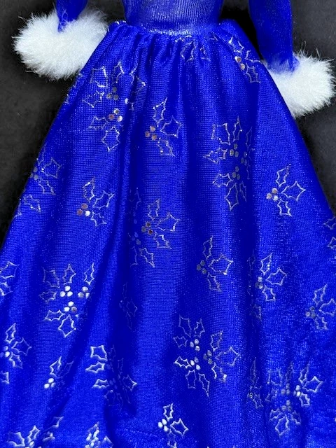 1999 Barbie Fashion Avenue Target Exclusive Blue Holiday Gown & Shoes - Image 3 of 4