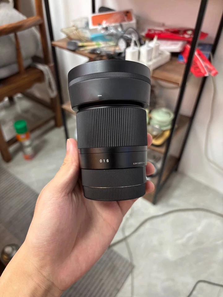 Sigma 30mm f/1.4 Contemporary DC DN Prime Lens for Sony E Cameras - 95% New - Image 3 of 4