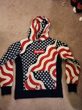 🇺🇸🔥AMERICAN FLAG BOGO🔥🇺🇸 Size M