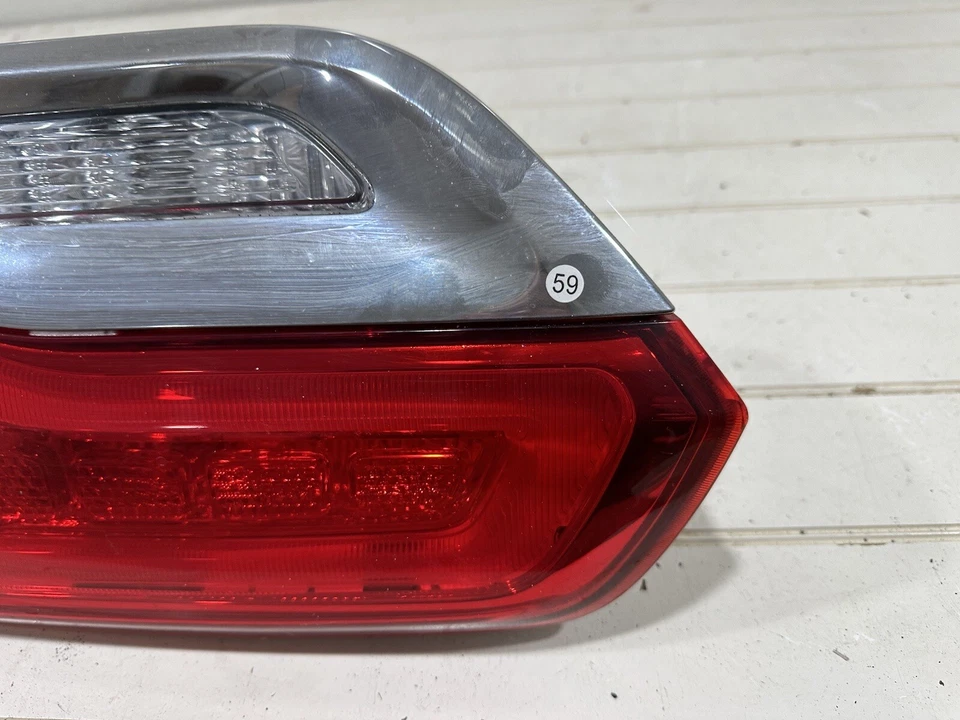 2014-2019 Jeep Grand Cherokee Right Tail Light - P68110046AD - Image 2 of 4
